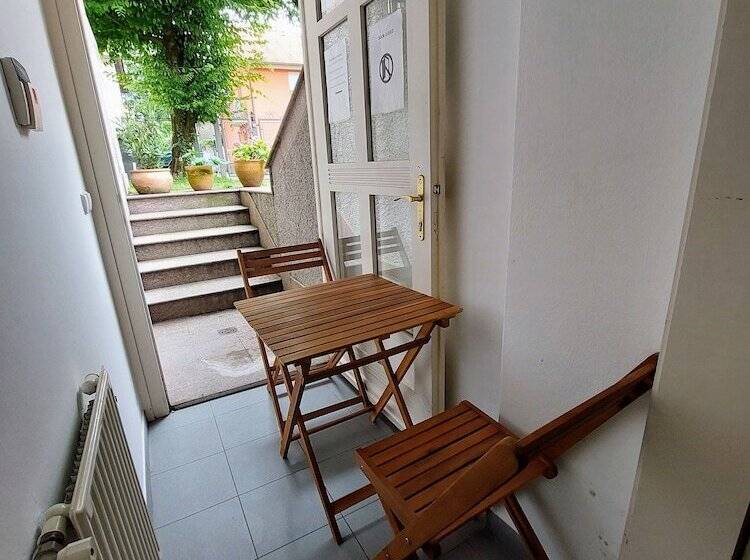 هتل Rose House   Greenline Accomodations