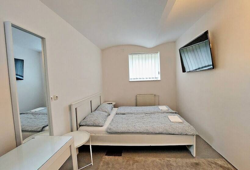 هتل Rose House   Greenline Accomodations