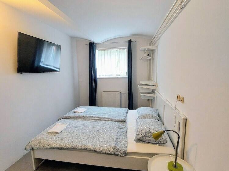 هتل Rose House   Greenline Accomodations