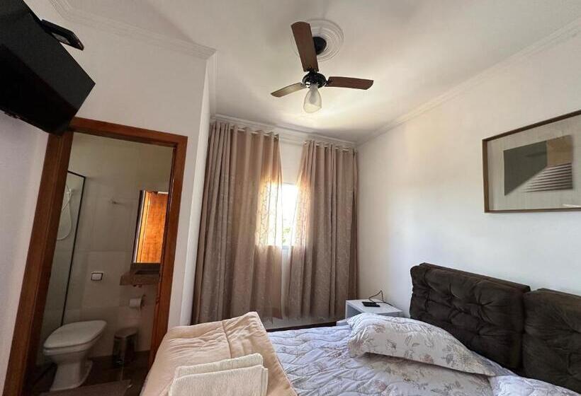 酒店 Suítes 4 Estações