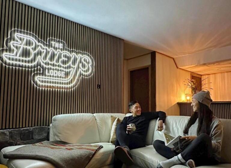 בית מלון כפרי The Brueys Lodge Tangram Madarao