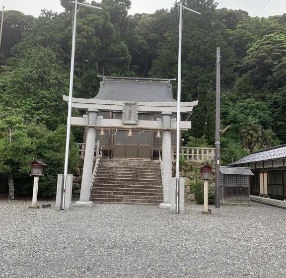 펜션 30畳の大広間12名宿泊可能な水月湖畔宿大五郎丸ー水月湖クルージング隣接