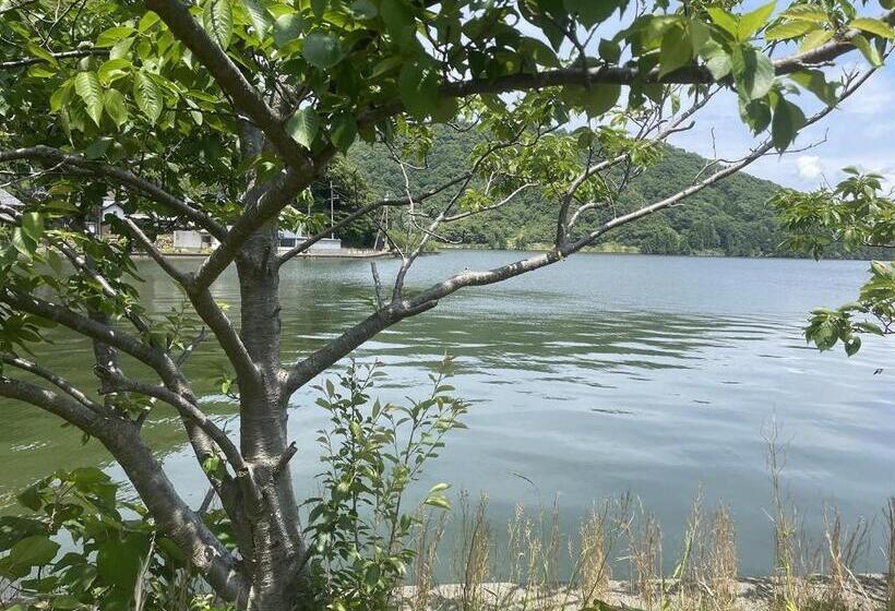 펜션 30畳の大広間12名宿泊可能な水月湖畔宿大五郎丸ー水月湖クルージング隣接