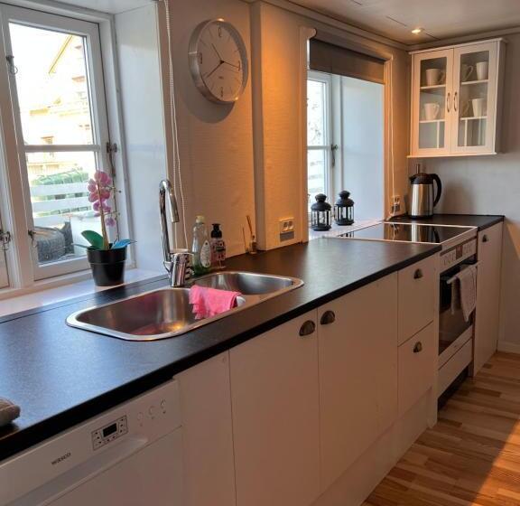 פנסיון Cory & Torfinn House