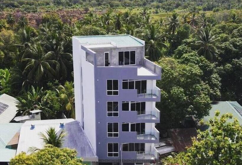 پانسیون Equator Retreat