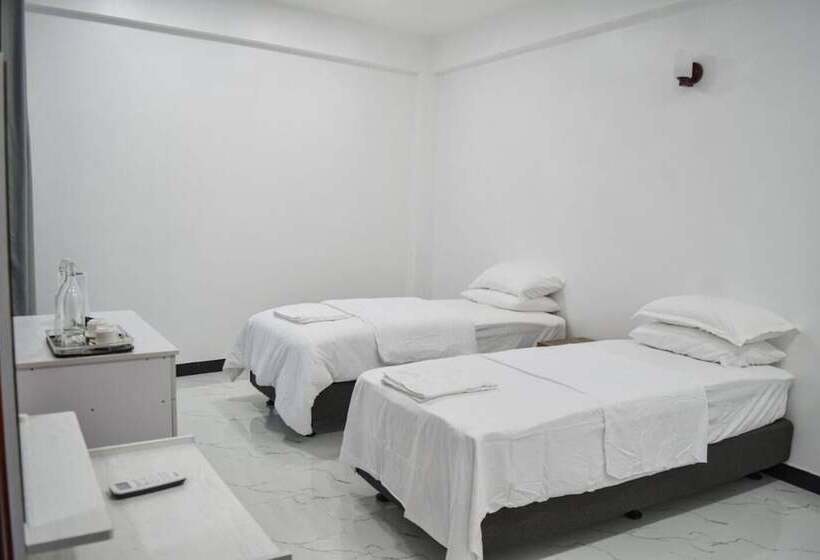 پانسیون Equator Retreat