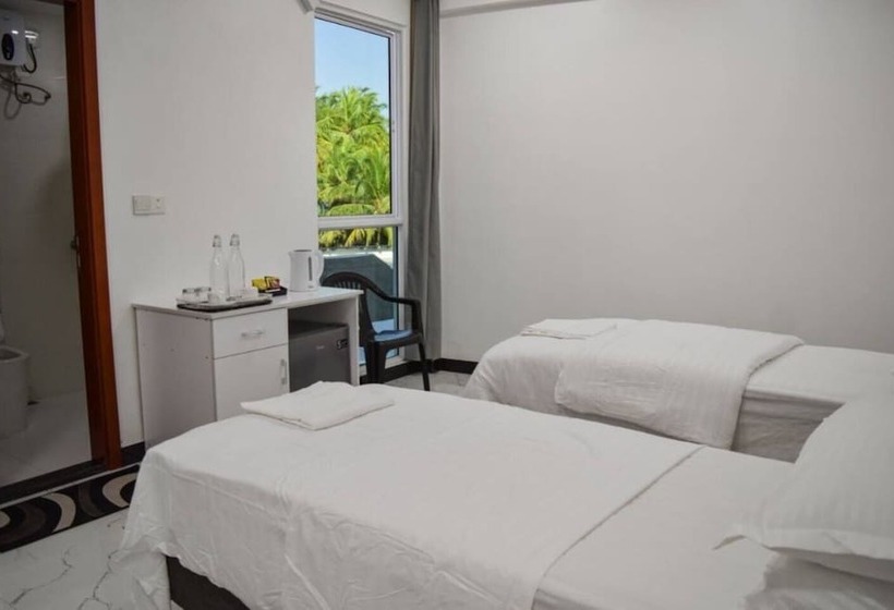 پانسیون Equator Retreat