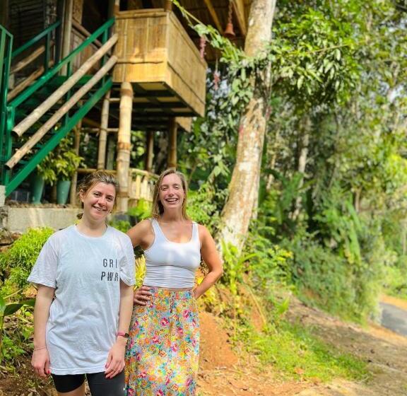 פנסיון Fab   Bamboo Hut With Open Shower