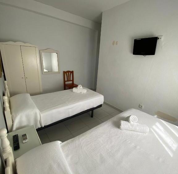 Пансион Hostal Carlos Iii