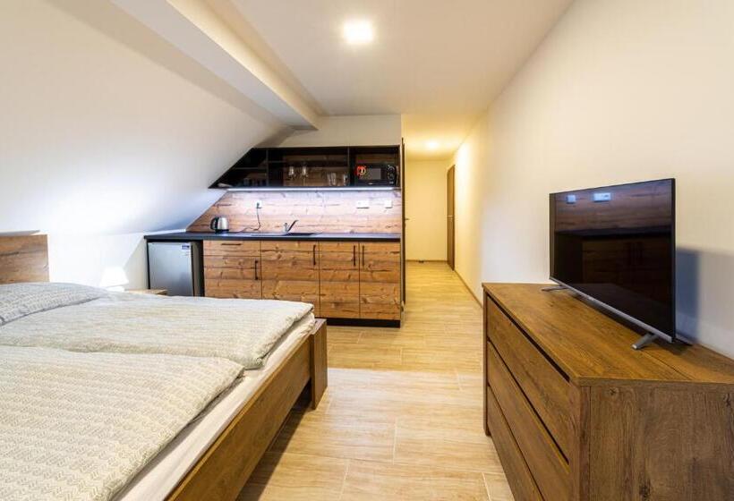 פנסיון Rosakvět