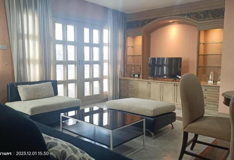 Smile Residence At Kaset Sena