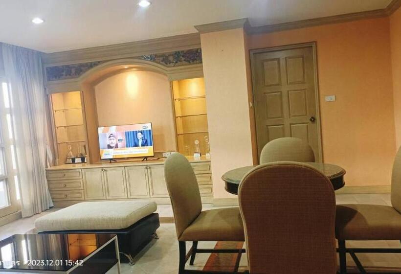 Smile Residence At Kaset Sena