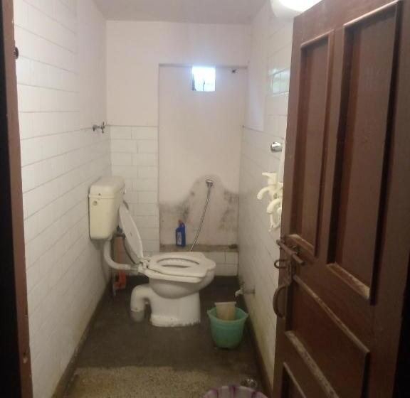 Travel Hostel In Heart Of Kanpur