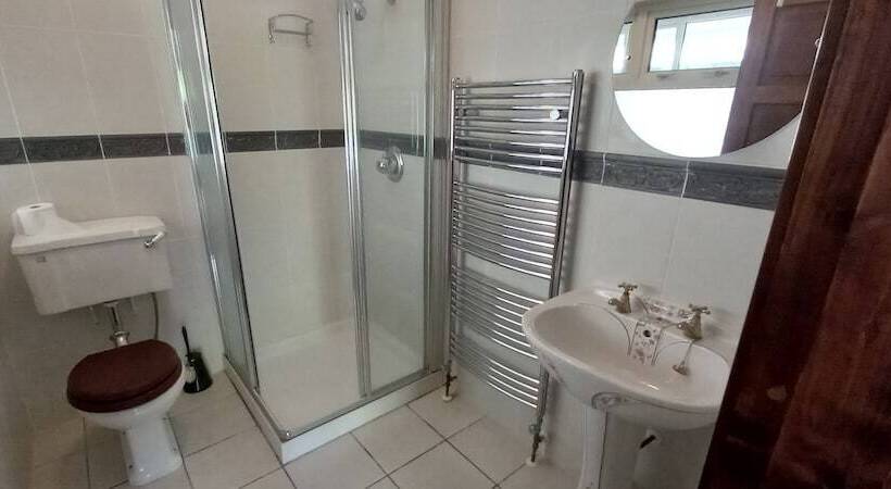 민박 Ardsallagh Lodge