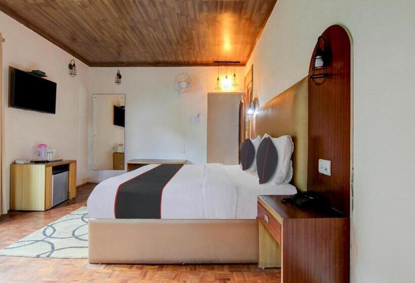 Fabhotel Mayra Grand