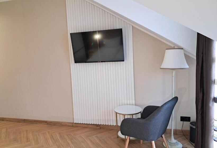 هتل полінарія козятин