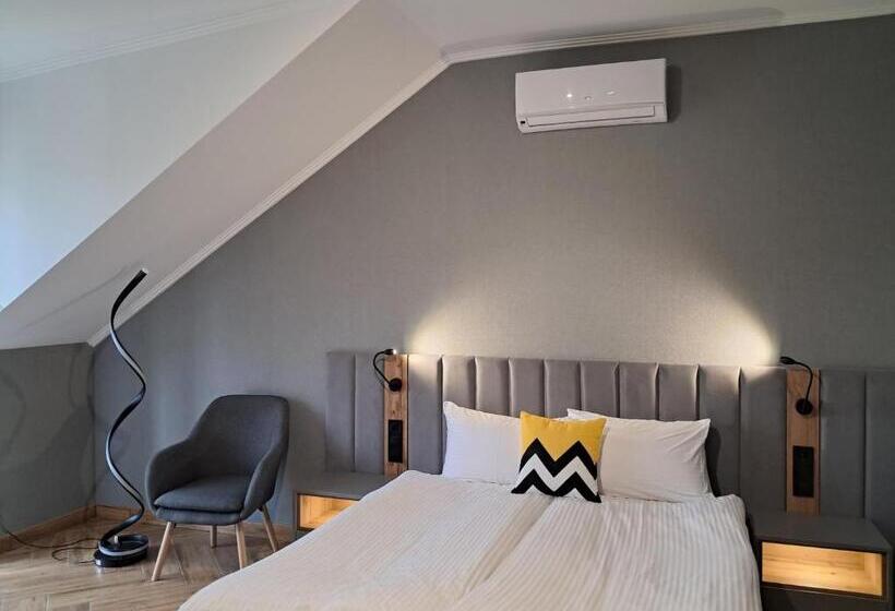 هتل полінарія козятин