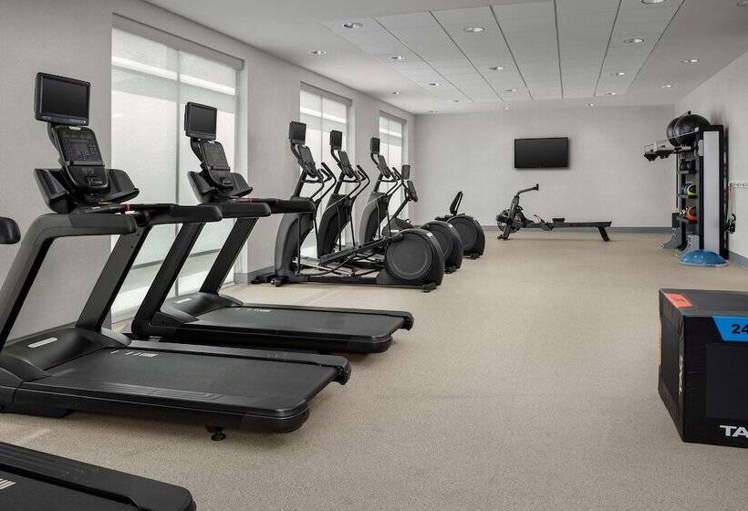 فندق Hampton Inn Orlando Southeast Nona