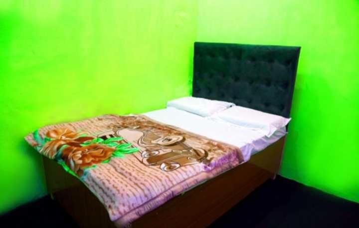 ホテル Oyo 81226  Blue Moon