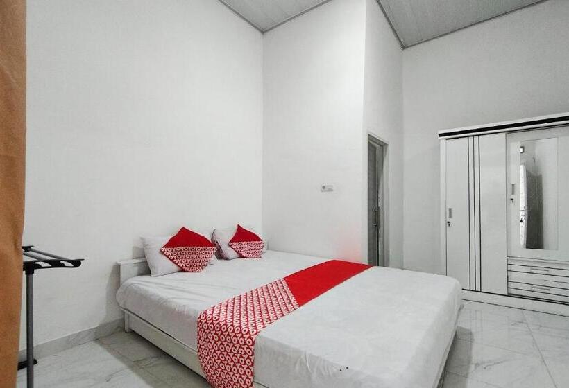 בית מלון כפרי Oyo 92522 Gle Kost Syariah