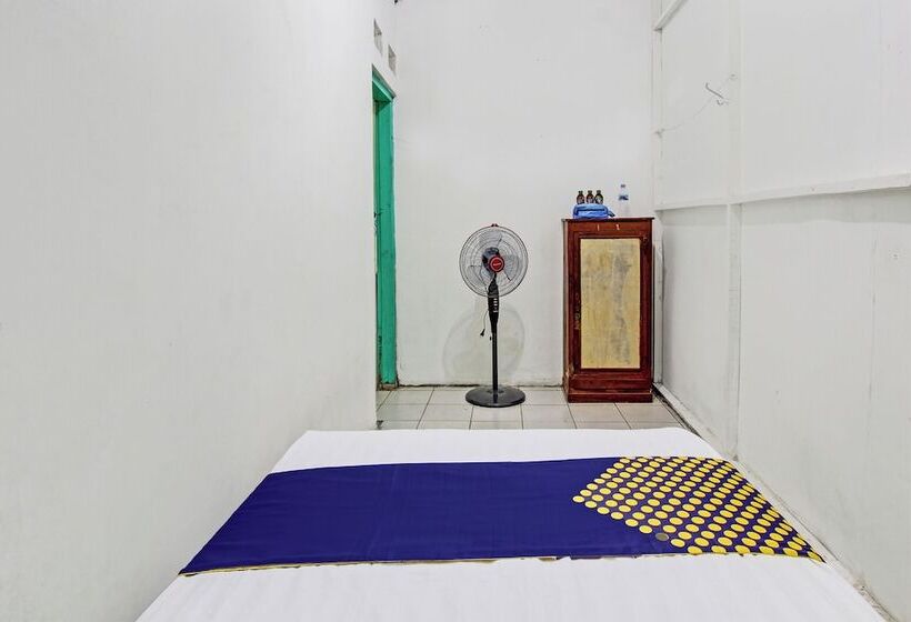 ホテル Spot On 92540 Karomah Kostel Syariah