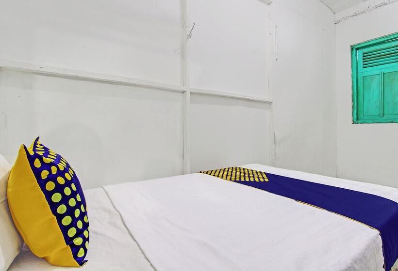 ホテル Spot On 92540 Karomah Kostel Syariah