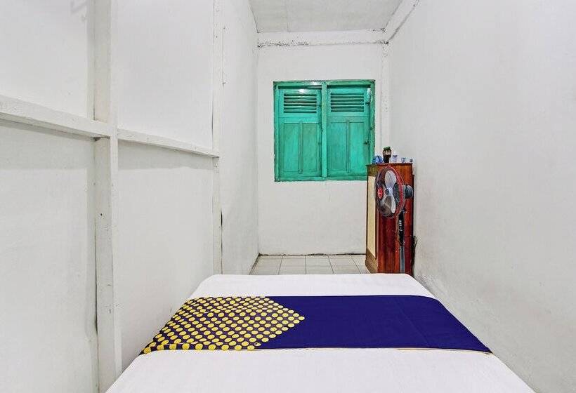 ホテル Spot On 92540 Karomah Kostel Syariah