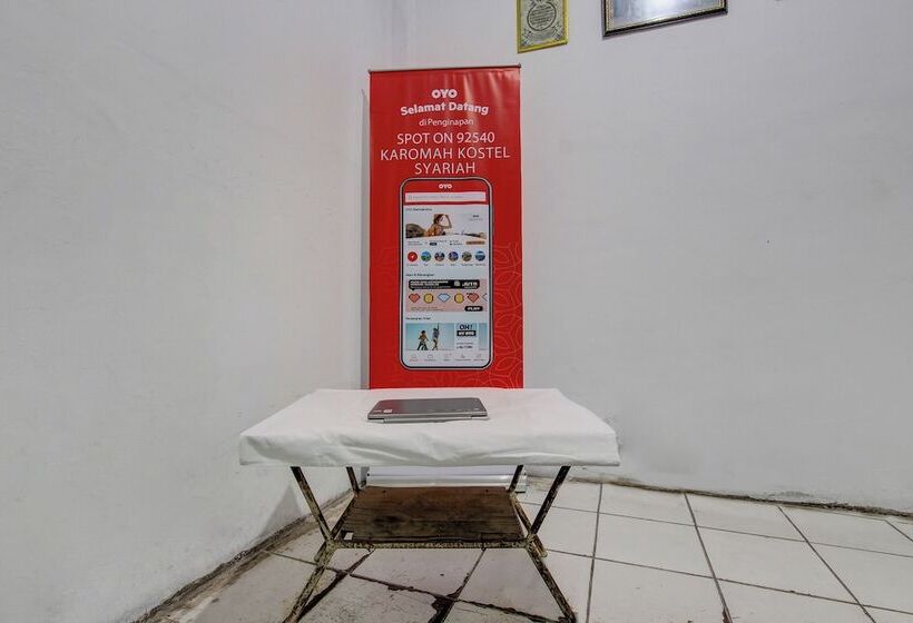 ホテル Spot On 92540 Karomah Kostel Syariah