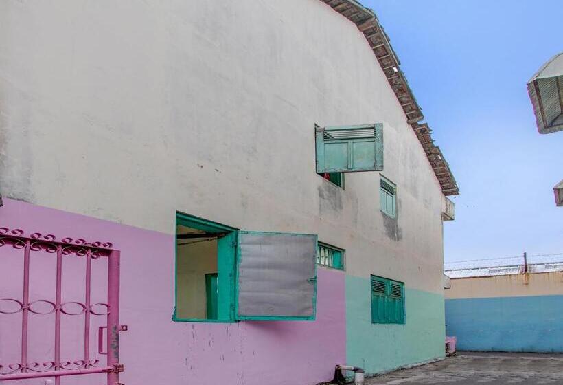 ホテル Spot On 92540 Karomah Kostel Syariah