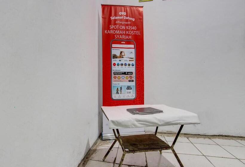 ホテル Spot On 92540 Karomah Kostel Syariah