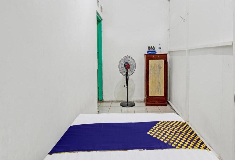 ホテル Spot On 92540 Karomah Kostel Syariah