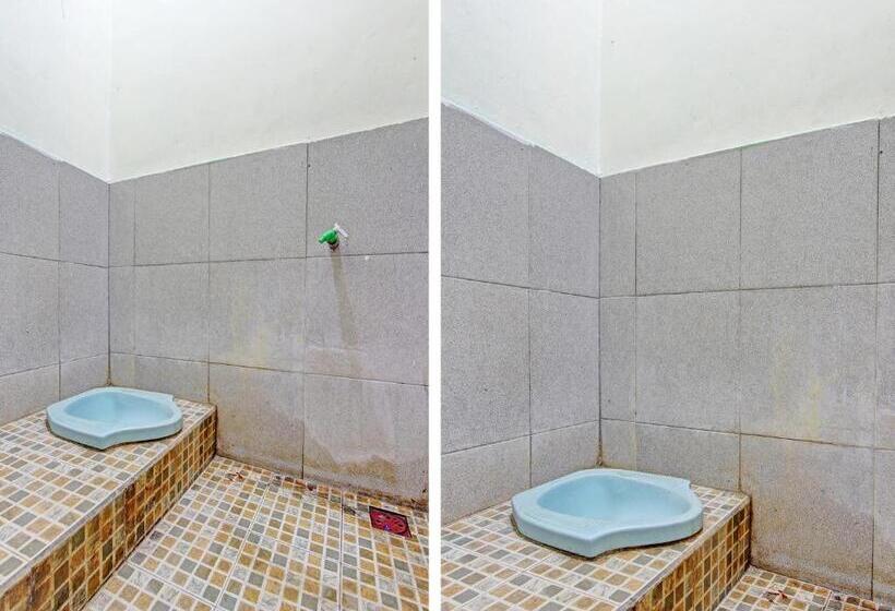 ホテル Spot On 92540 Karomah Kostel Syariah