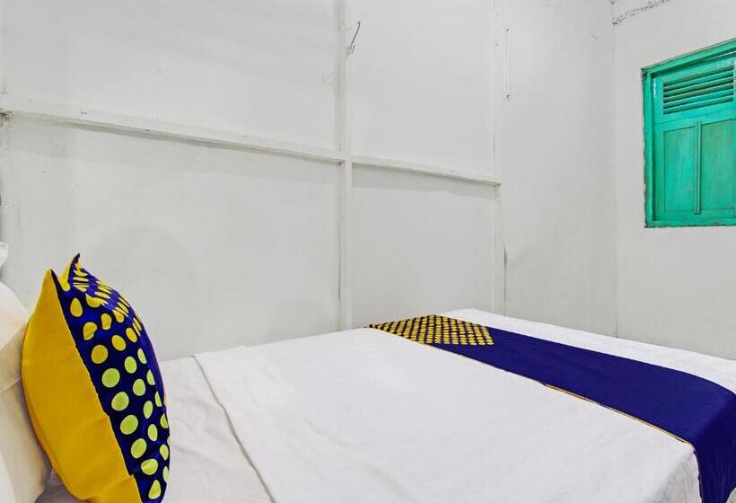 ホテル Spot On 92540 Karomah Kostel Syariah