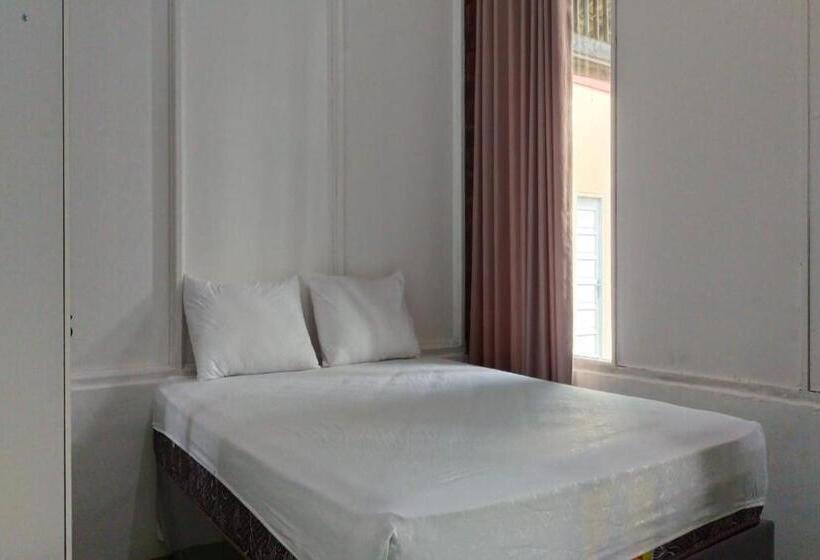 هتل Spot On 92544 Senja Homestay