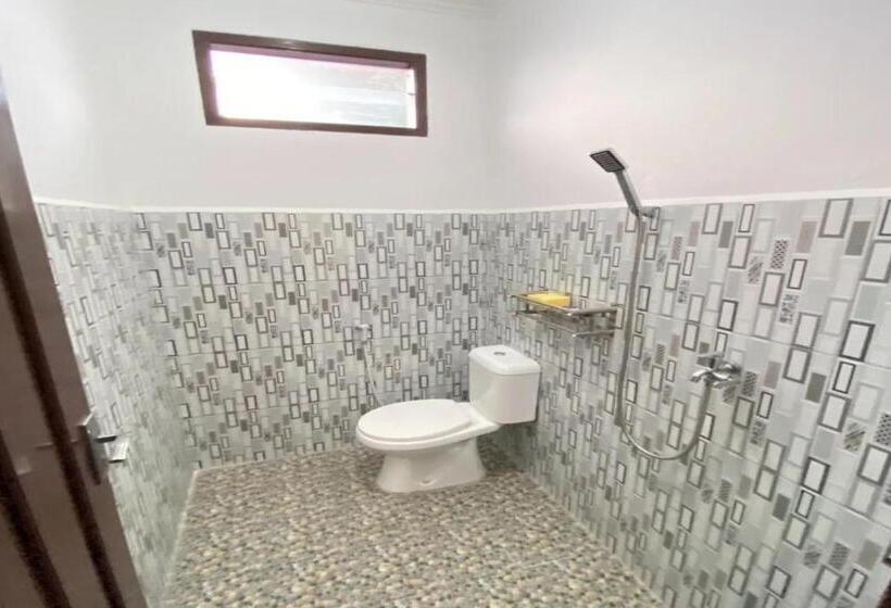 هتل Spot On 92544 Senja Homestay