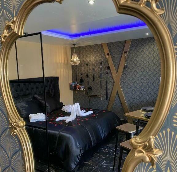Отель Désirs D Une Nuit Loveroom Jacuzzi