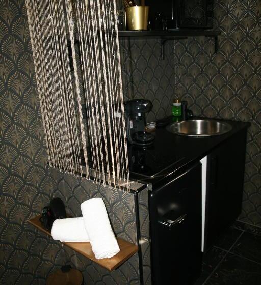 Отель Désirs D Une Nuit Loveroom Jacuzzi