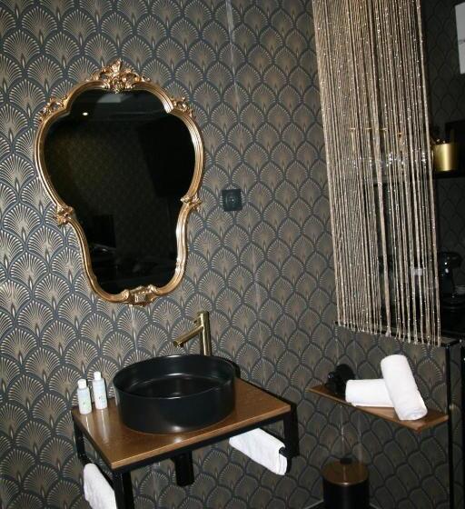 Отель Désirs D Une Nuit Loveroom Jacuzzi