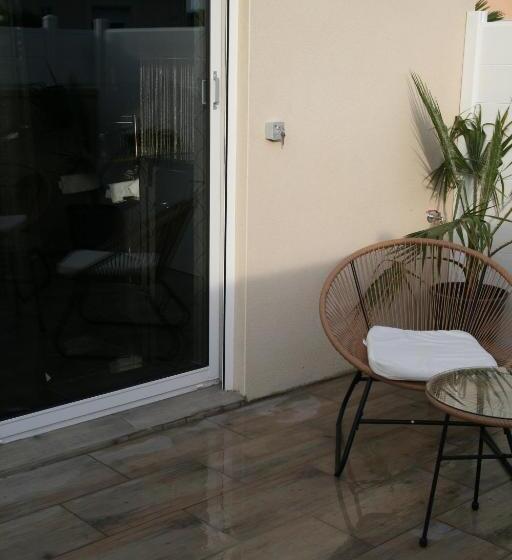 Отель Désirs D Une Nuit Loveroom Jacuzzi