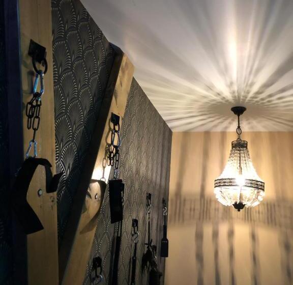 Отель Désirs D Une Nuit Loveroom Jacuzzi