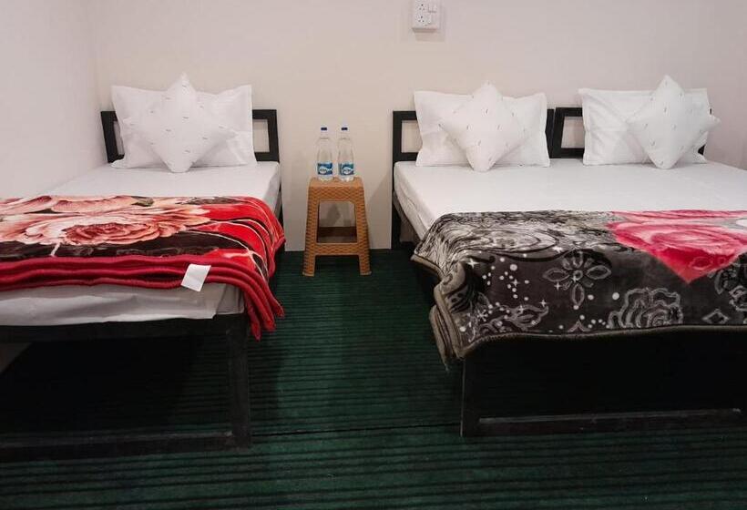 בית מלון כפרי The Hill Mount Resort Shivpuri