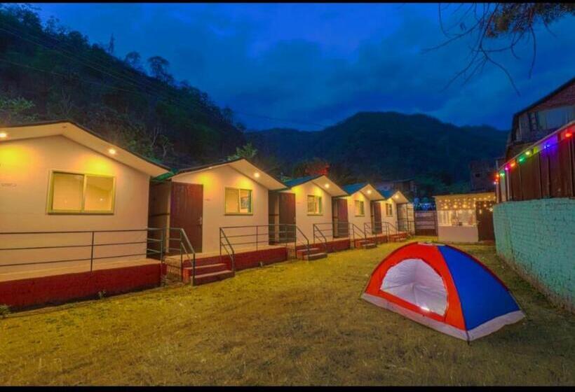 בית מלון כפרי The Hill Mount Resort Shivpuri