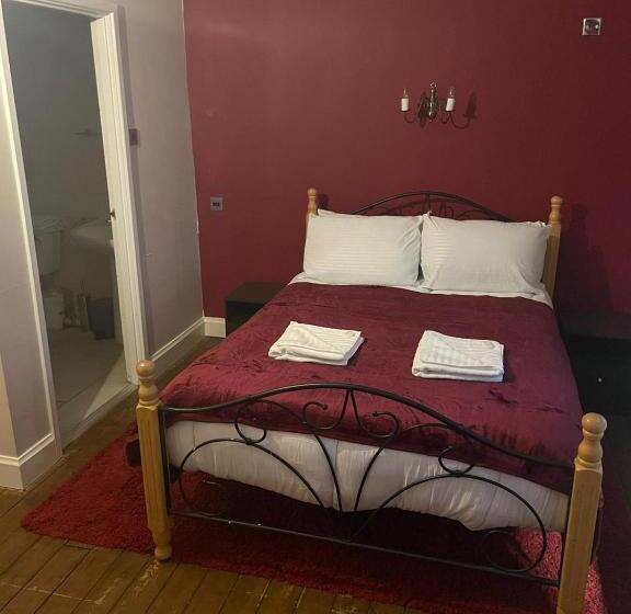 فندق The Ship Inn