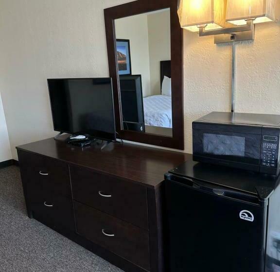 Мотель Ambassador Inn