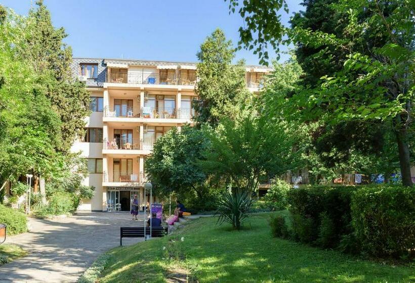 Oasis Park Hotel   New Managment