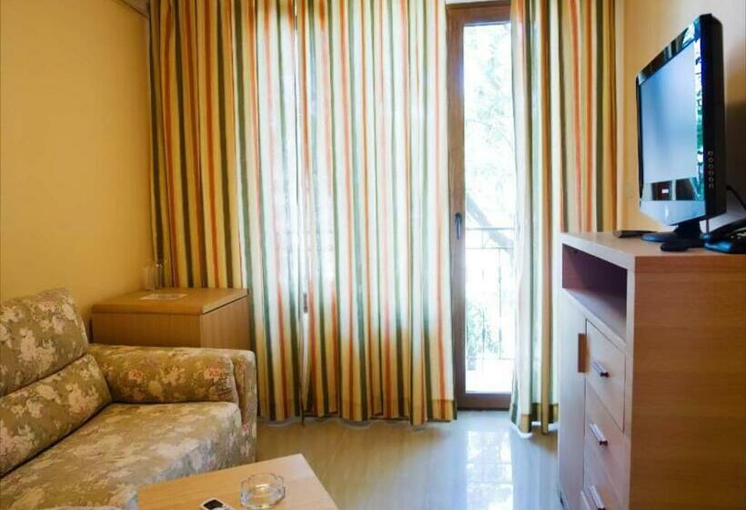 Oasis Park Hotel New Managment