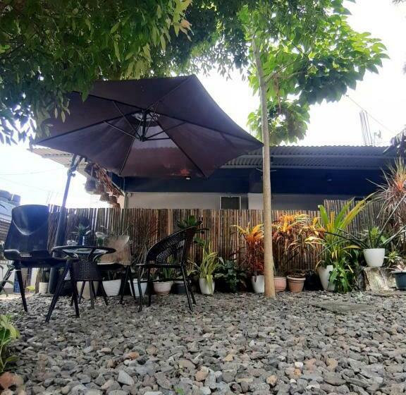 پانسیون Elisha S Guest House