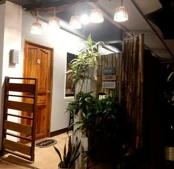 پانسیون Elisha S Guest House