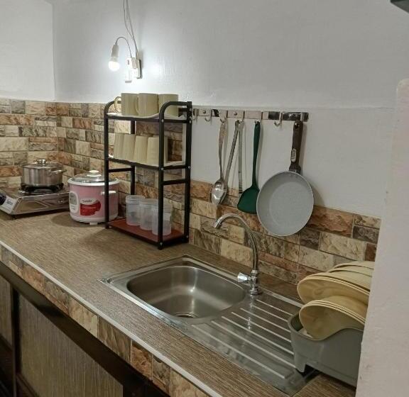 پانسیون Elisha S Guest House