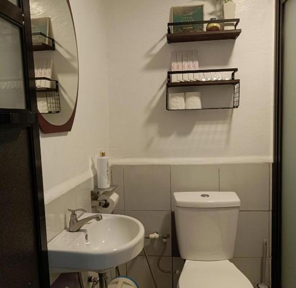 پانسیون Elisha S Guest House